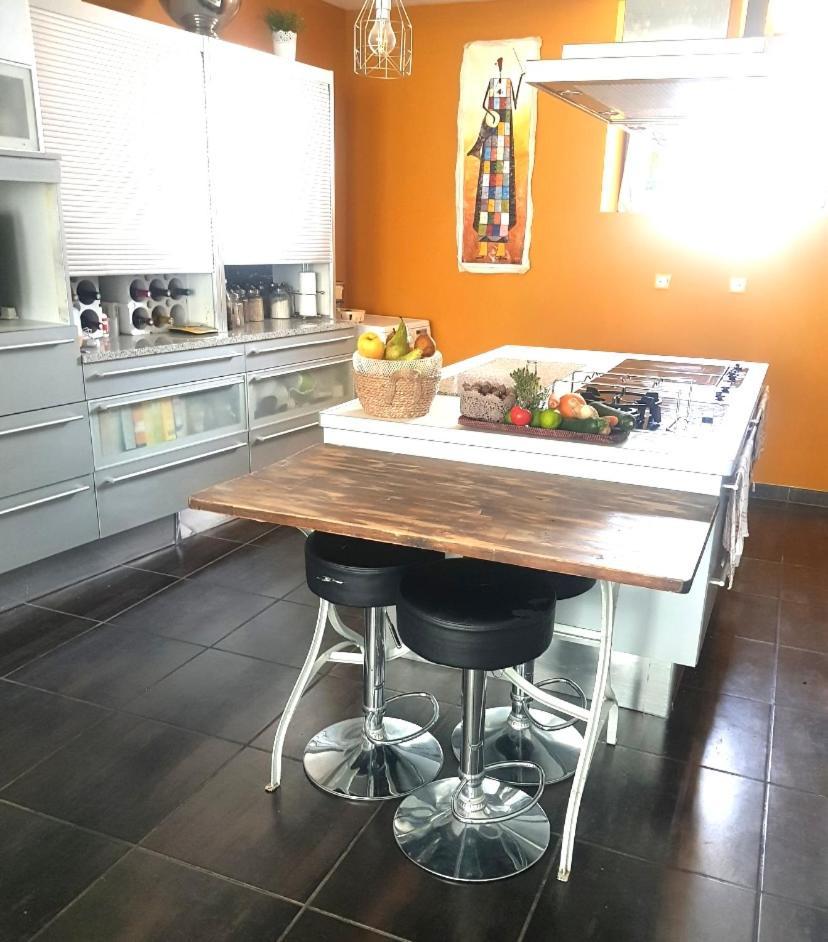 Beau Logement En Centre Ville Beaugency Kültér fotó